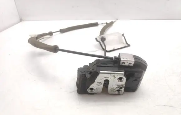 Infiniti M30 Front door lock