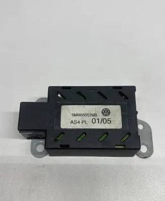 Volkswagen Golf V Aerial antenna amplifier 5M0035570B