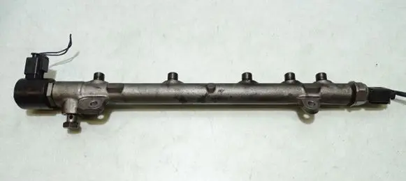 Mercedes-Benz C W204 Fuel main line pipe