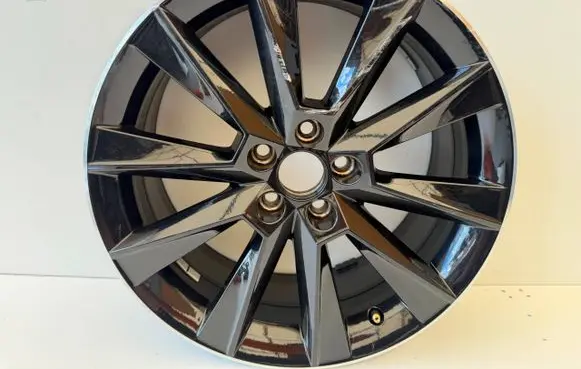 Skoda Rapid (NH) R17 alloy rim 5JJ601025A
