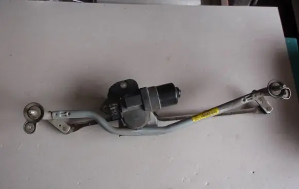 Ram ProMaster Front wiper linkage and motor 04725998AD 041015104628