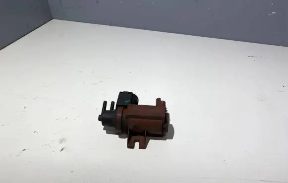 Volvo V50 Turbo solenoid valve 6G9Q9E882CA