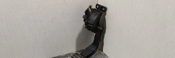 Volkswagen Phaeton Accelerator throttle pedal 3D1721503H