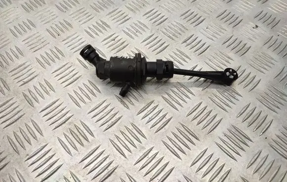Clutch slave cylinder