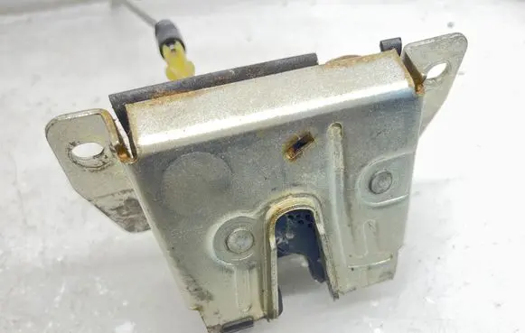 Mercedes-Benz ML W163 Tailgate/trunk/boot lock/catch/latch A1637400235