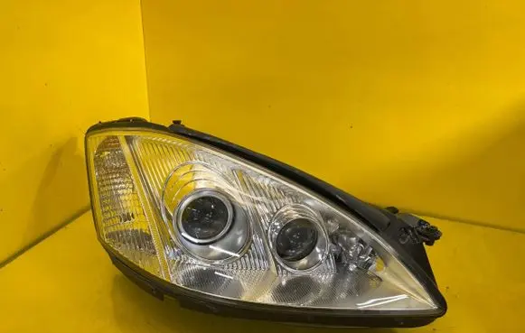 Mercedes-Benz S W221 Headlight/headlamp A2218204061