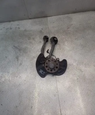 Mercedes-Benz E A207 Front wheel hub