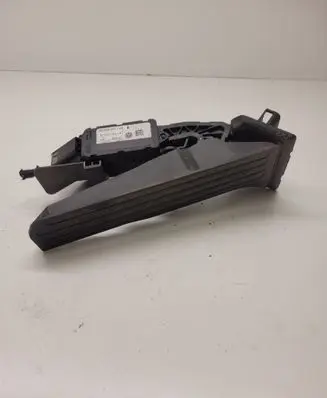 Volkswagen Golf Plus Accelerator throttle pedal 1K1721503M 6PV00889000
