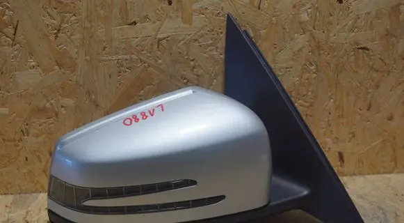 Mercedes-Benz C W204 Front door electric wing mirror