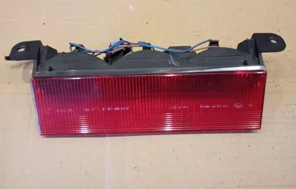 Chrysler PT Cruiser Third/center stoplight 05288748AC 223017