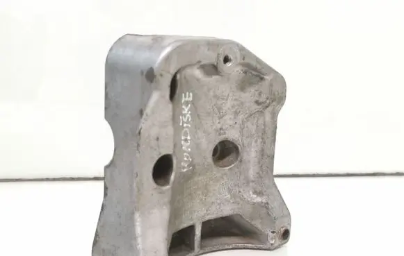BMW 5 E60 E61 A/C compressor mount bracket 7796395 645502