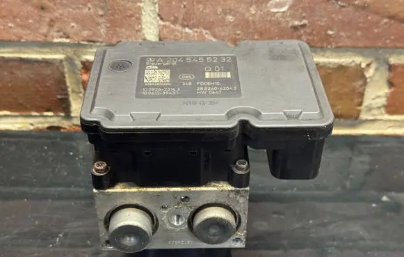 Mercedes-Benz C W204 ABS Pump A2044313812 A2045455232