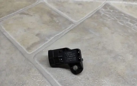 Opel Insignia A Air pressure sensor 0281006077 55568175