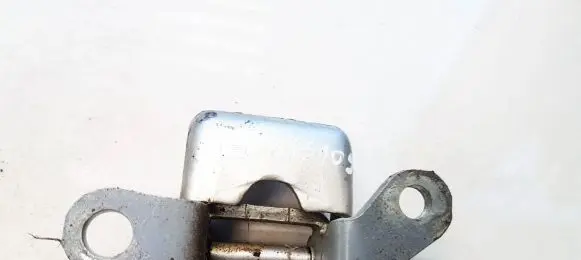 Honda CR-V Rear door lower hinge