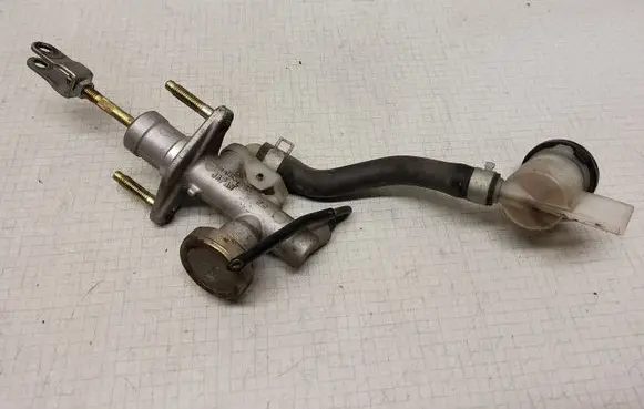 Nissan Almera N16 Clutch master cylinder