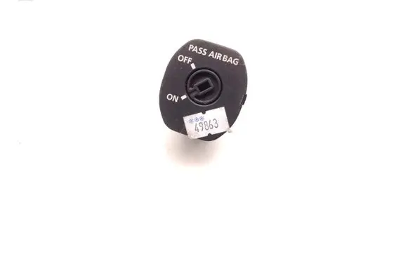 Land Rover Freelander 2 - LR2 Passenger airbag on/off switch YWL500050PVJ