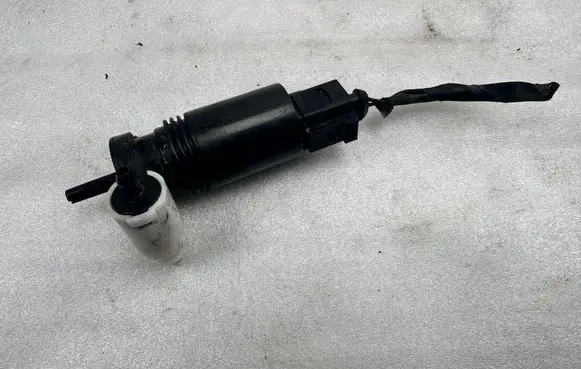 Mercedes-Benz S W222 Windscreen/windshield washer pump 1017634