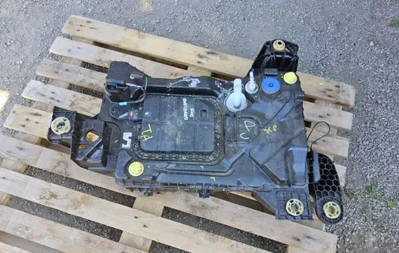 Opel Grandland X AdBlue liquid reservoir 9810609780