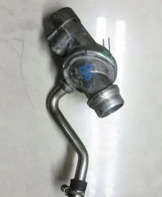 Thermostat/thermostat housing
