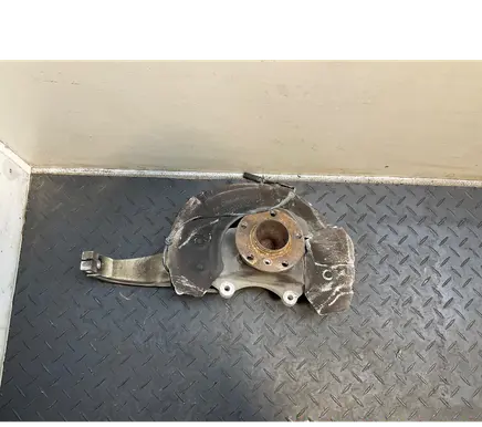 BMW 7 F01 F02 F03 F04 Front wheel hub 6775768