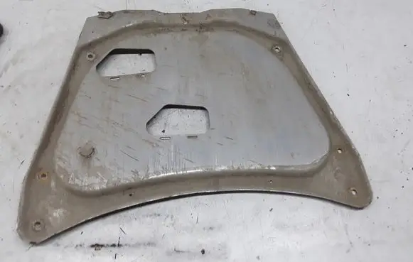 BMW X5 E53 Engine splash shield/under tray 1095656