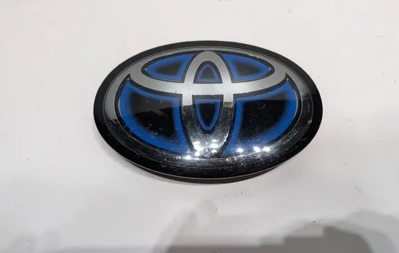 Toyota Camry VIII XV70 Manufacturer badge logo/emblem 9097502124 C0400K 201224