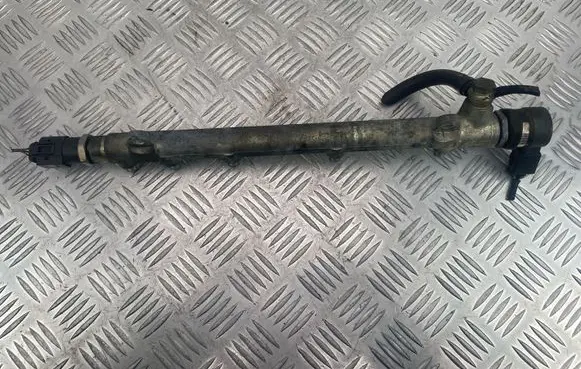 Mercedes-Benz C W203 Fuel main line pipe A6110700395 A611080449 0445214038