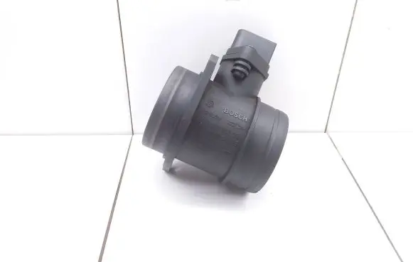 Skoda Octavia Mk2 (1Z) Mass air flow meter 0281002531 038906461B