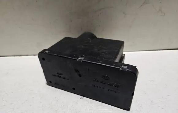 Audi A6 S6 C4 4A Central locking vacuum pump 4A0862257C