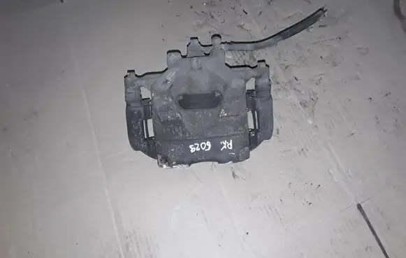 Opel Zafira C Front brake caliper 13430602