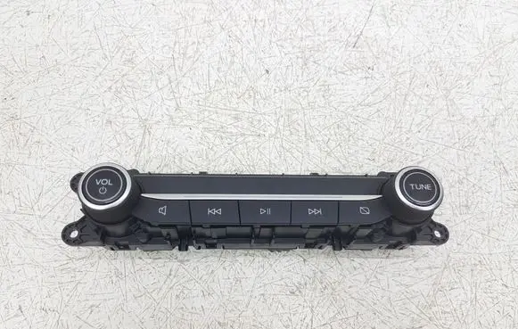 Ford Escape IV Head unit multimedia control LJ6T18K811 LJ6T18K811CB U107R