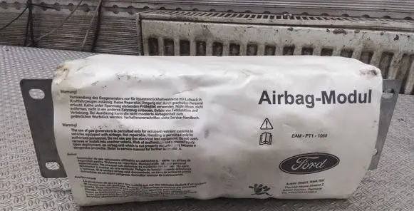 Ford Mondeo Mk III Passenger airbag