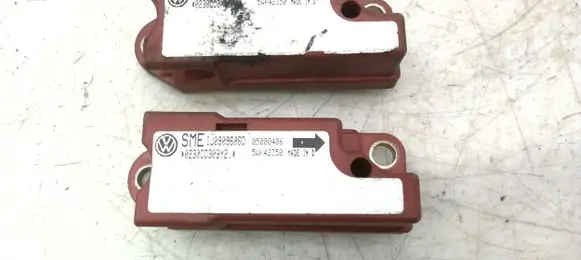 Volkswagen Golf IV Airbag deployment crash/impact sensor 1J0909606D 42980203 05000406