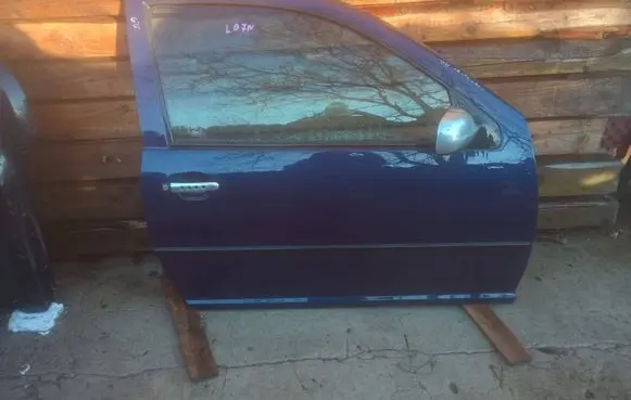 Volkswagen Golf IV Front door LB5N