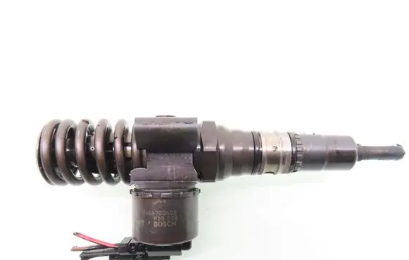 Volkswagen Golf V Fuel injector 0414720403 03G130073B