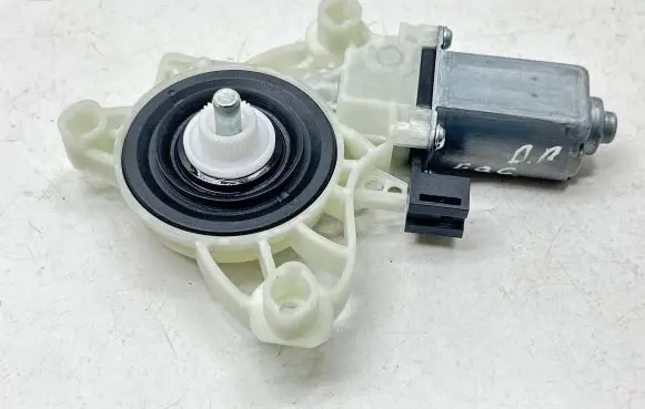 Mercedes-Benz EQC Front door window regulator motor A0009065706 A76187113 0119406828