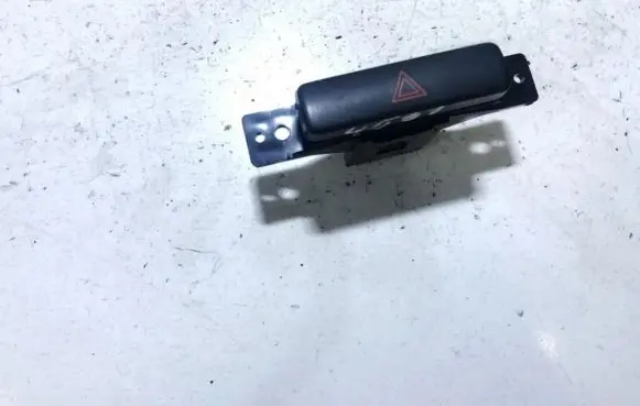 Suzuki Grand Vitara II Hazard light switch sp222