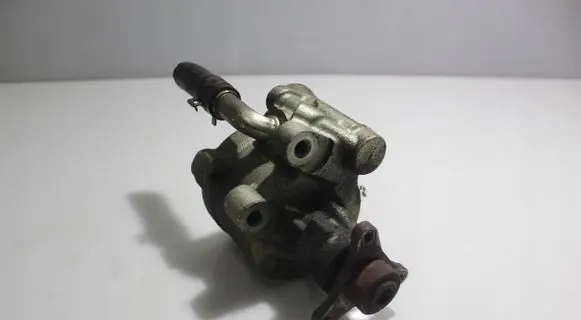Renault Scenic I Power steering pump 26058572