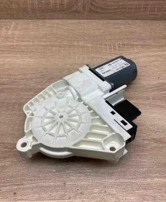 Audi Q7 4L Front door window regulator motor 4L0959802B