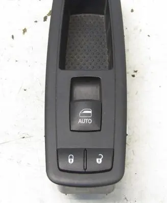 Jeep Cherokee Quarter vent window switch 68268251AC