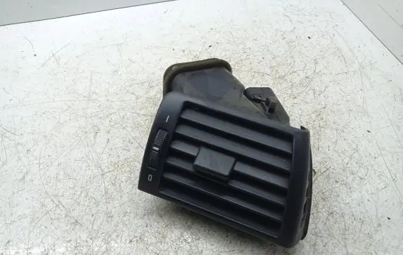BMW 3 E46 Dash center air vent grill 8361898
