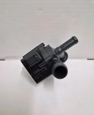 BMW 3 F30 F35 F31 Electric auxiliary coolant/water pump 18818211 502017380 5.02017.38.0