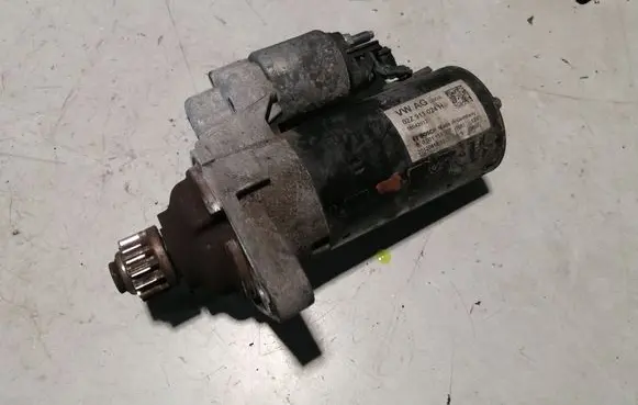 Volkswagen PASSAT B7 Starter motor 02Z911024H 0001153007