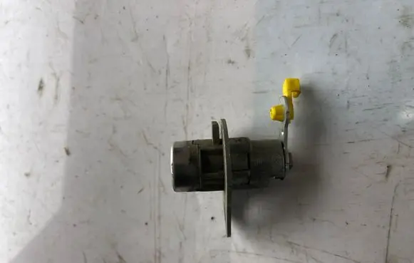 Hyundai Matrix Tailgate exterior lock 