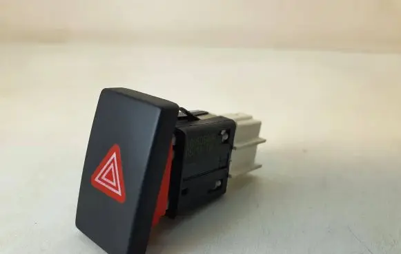 Volkswagen Golf VI Hazard light switch 5K0953509A