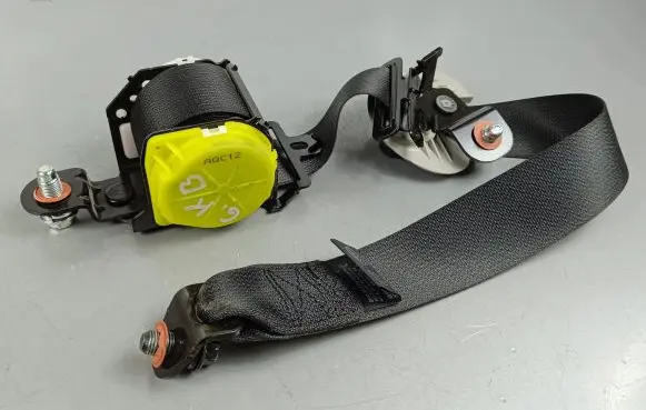 KIA Sorento Third row seat belt 