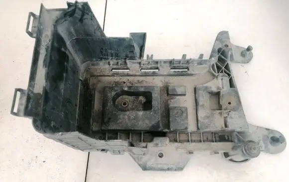 Volkswagen PASSAT B6 Battery box tray 1k0915333c