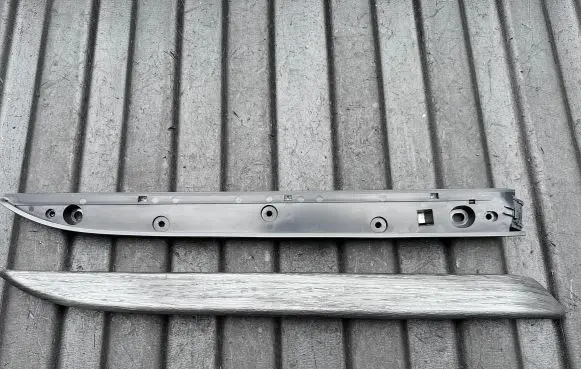 Land Rover Discovery 5 Other front door trim element HY32237B75 L0270907AA01