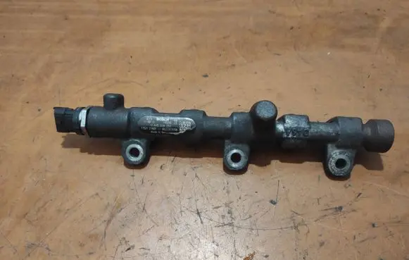 Renault Trafic II (X83) Fuel main line pipe 0445214251 175212190R H8200839258