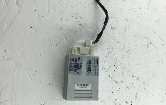BMW X5 F15 Air suspension control unit module (rear) 6860387